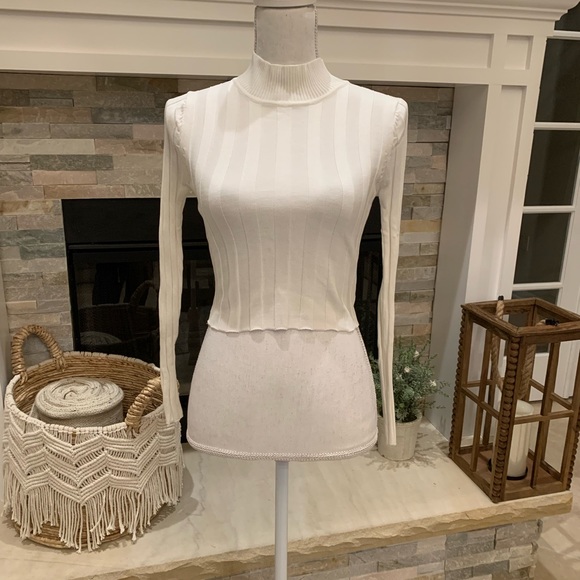 Oscar Street, white ribbed knit sweater, Size “M/L” - Picture 1 of 6